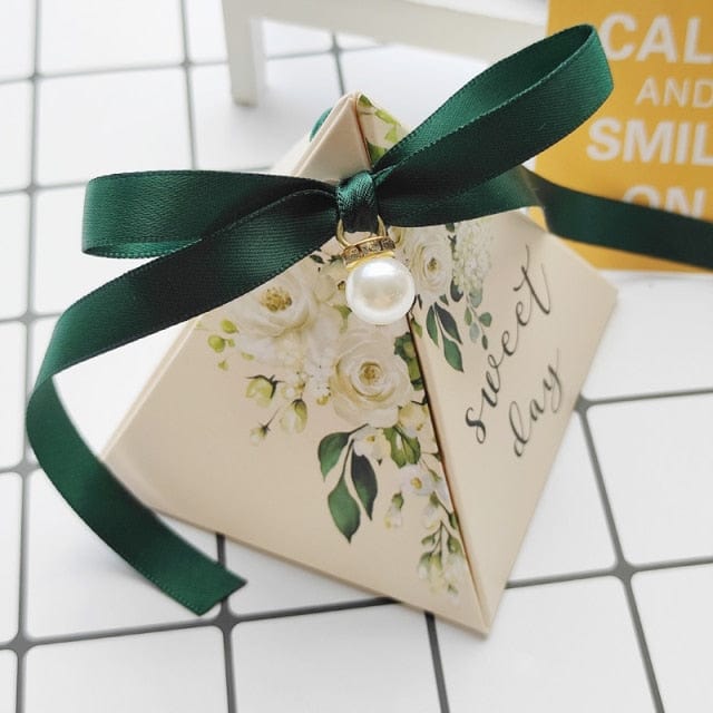 New Gift Box Triangular Pyramid Baby Shower Packaging Bags Wedding Favor Paper Box Party Supplies Small Candy Boxes for Gifts